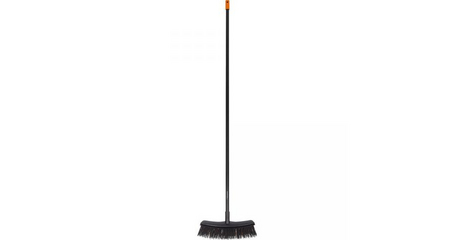 Метла большая Solid FISKARS