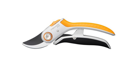 Секатор плоскостной металлический FISKARS Plus PowerLever P751