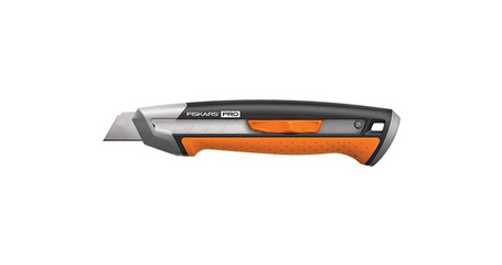 Нож с выдвижным, сменным лезвием18мм CarbonMax FISKARS